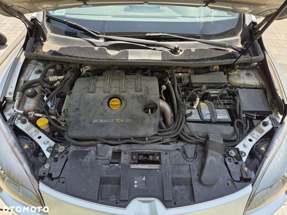 Renault Megane TCe 180 GT - 12