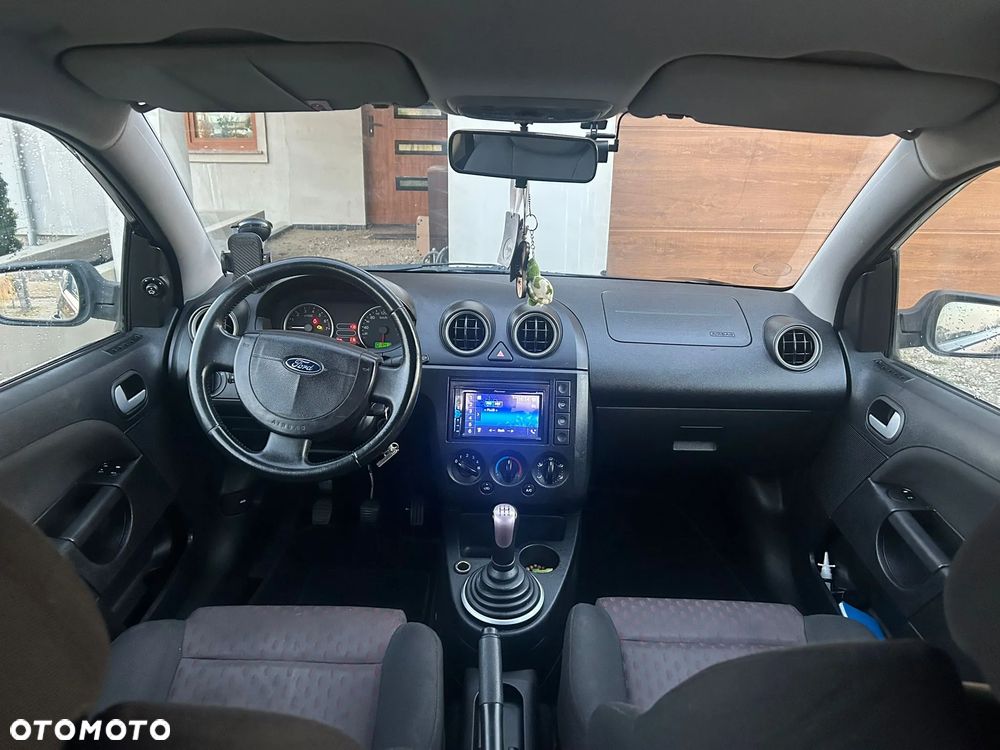 Ford Fiesta 1.4 - 6