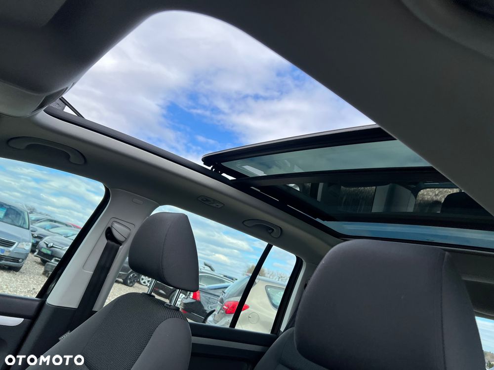 Volkswagen Touran 1.6 TDI DPF BlueMot Comfortline - 17