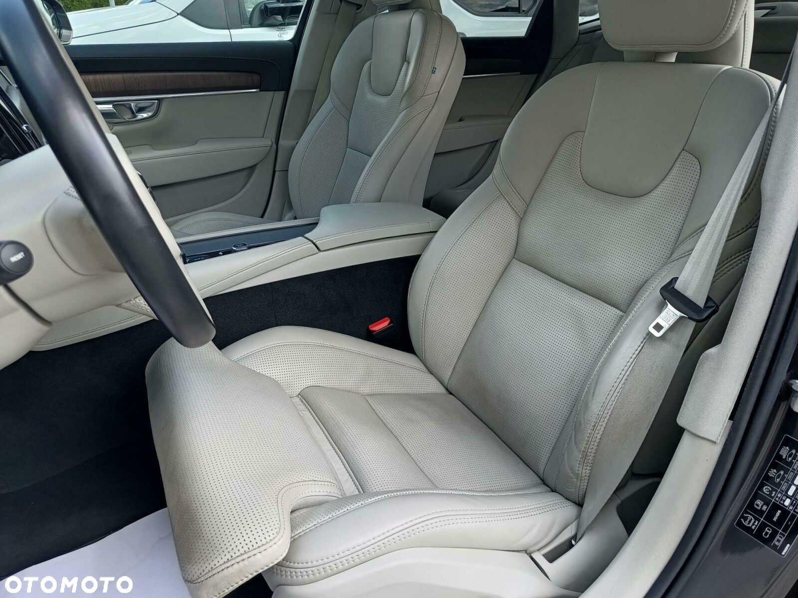 Volvo S90 - 13