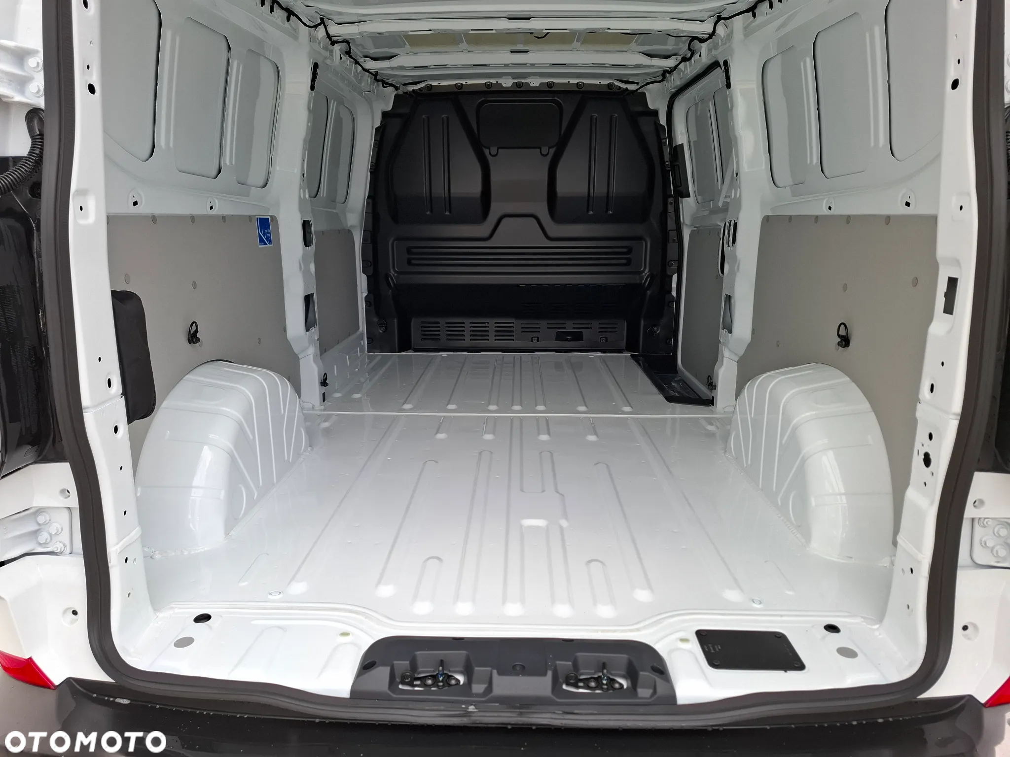 Volkswagen Transporter - 4