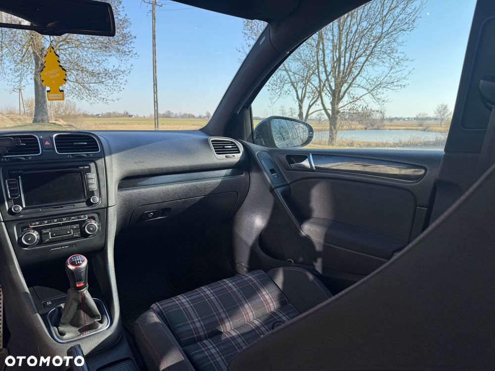 Volkswagen Golf 2.0 GTI - 28