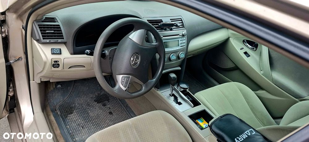 Toyota Camry - 3