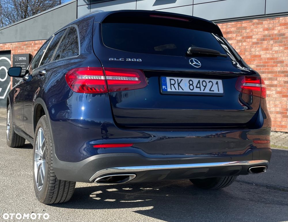 Mercedes-Benz GLC 300 4Matic 9G-TRONIC AMG Line - 10