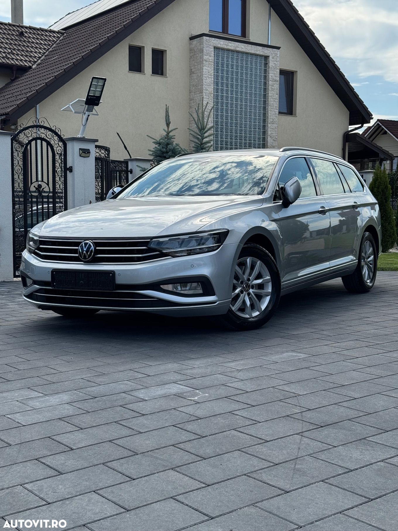 Volkswagen Passat Variant 2.0 TDI DSG Business - 1