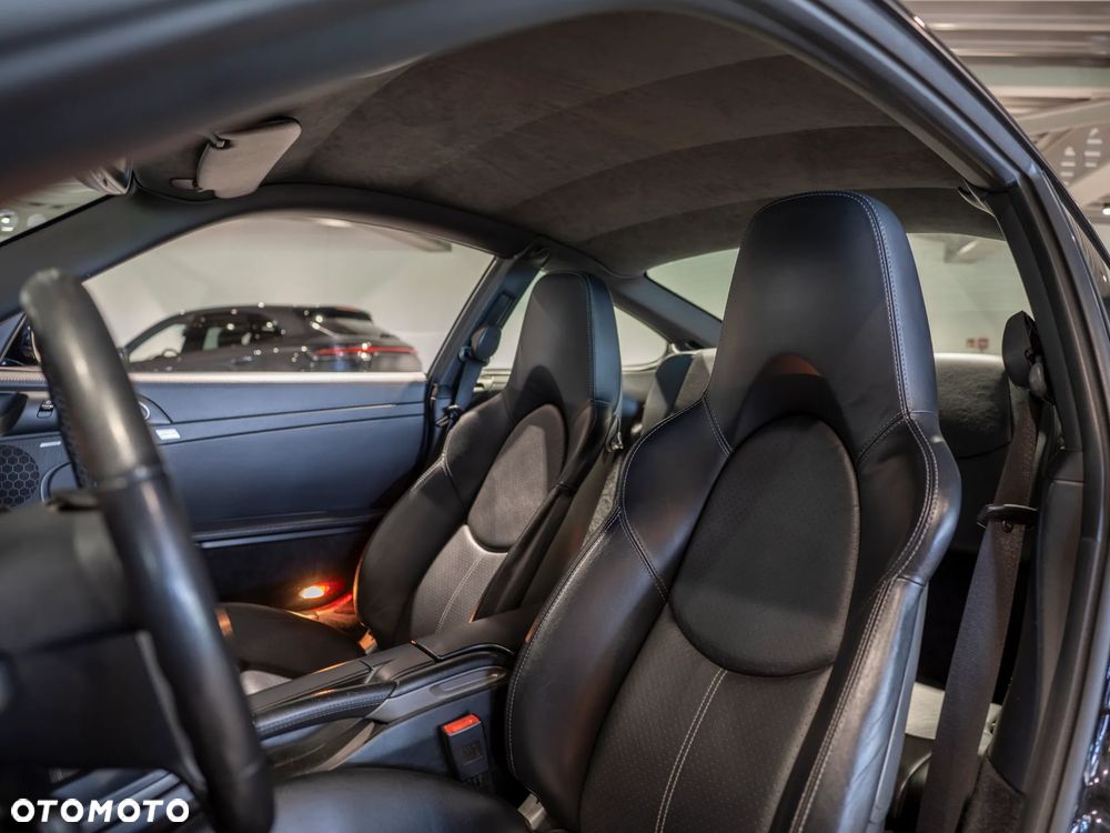 Porsche 911 Carrera 4 Tiptronic S - 27