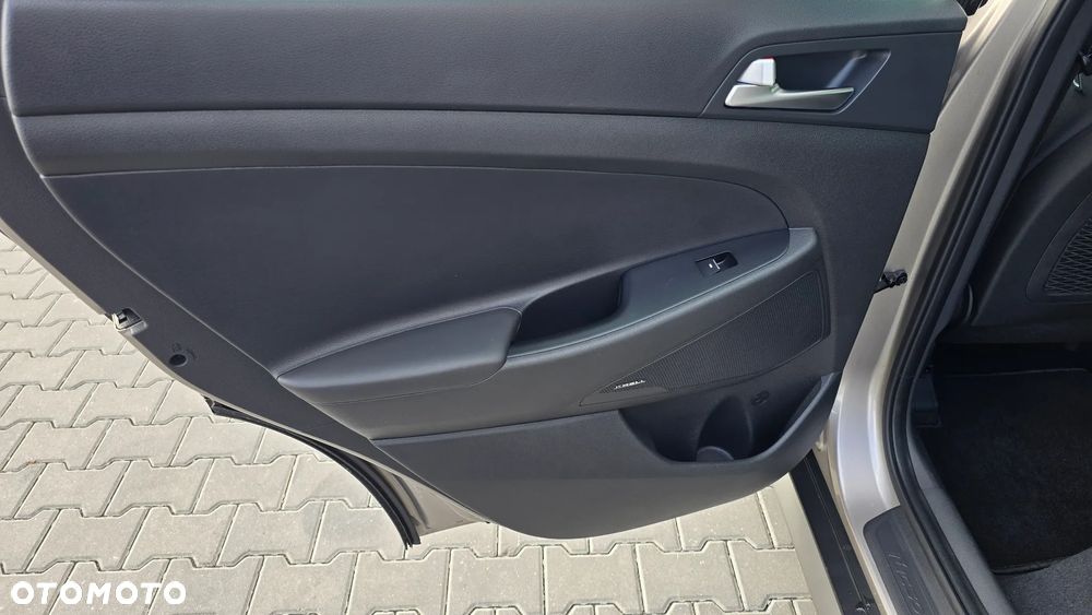 Hyundai Tucson 2.0 CRDI 4WD Automatik Premium - 32