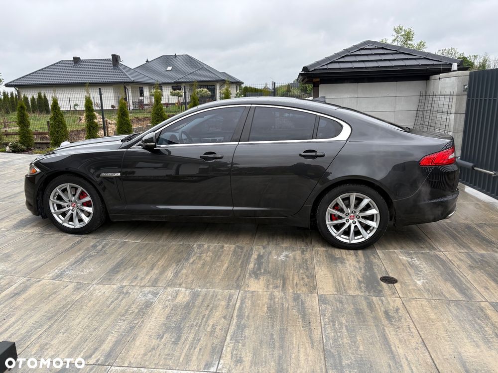 Jaguar XF 2.0 T Prestige - 6