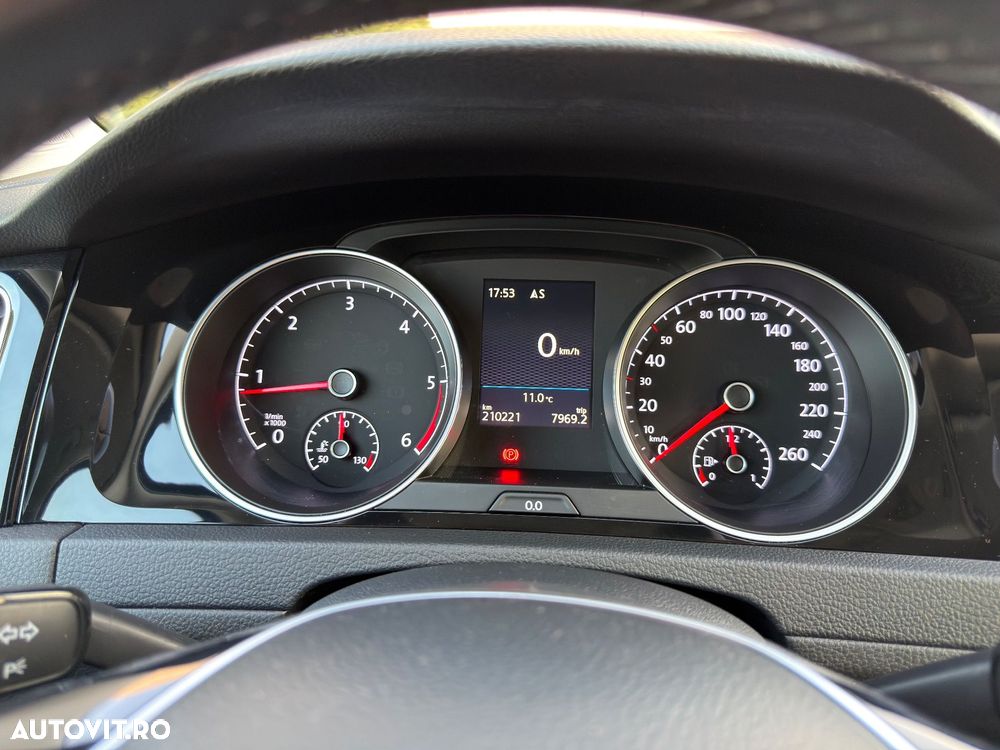 Volkswagen Golf 2.0 TDI Highline - 17