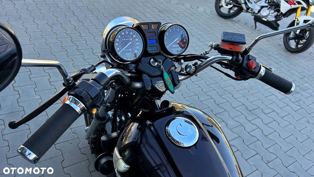 Honda CB - 8