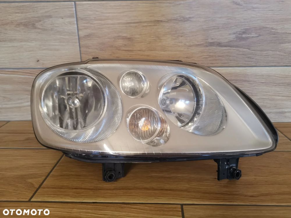 Lampa Prawy Przód 1T0941006F Volkswagen Touran