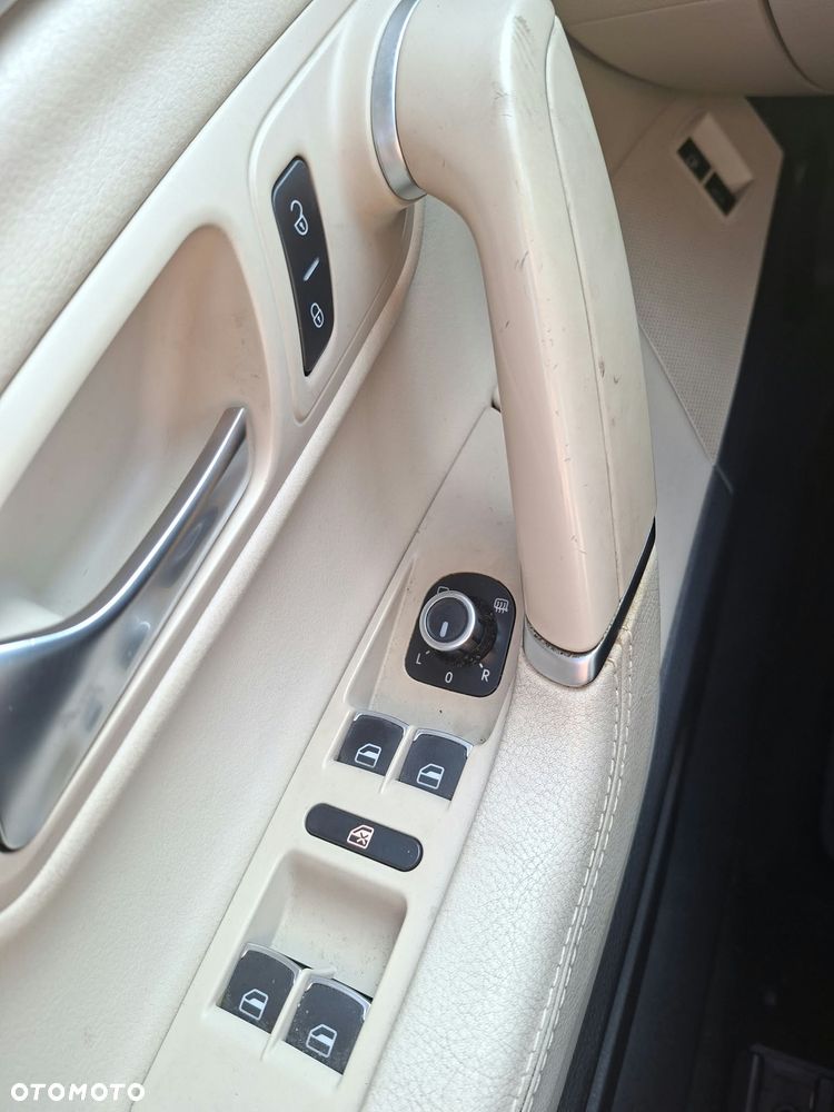Volkswagen Passat - 13