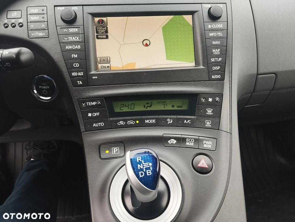 Toyota Prius (Hybrid) Comfort - 12