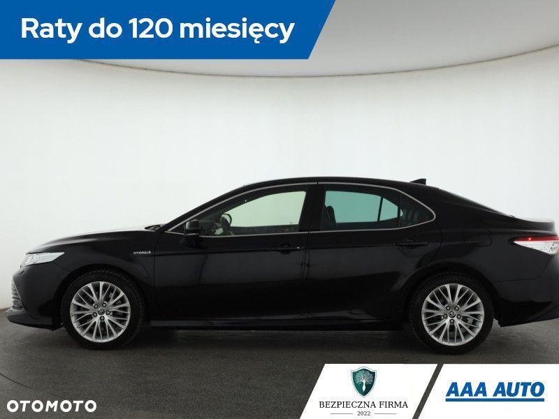 Toyota Camry - 4