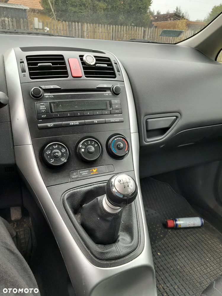 Toyota Auris 1.33 VVT-i Terra - 19