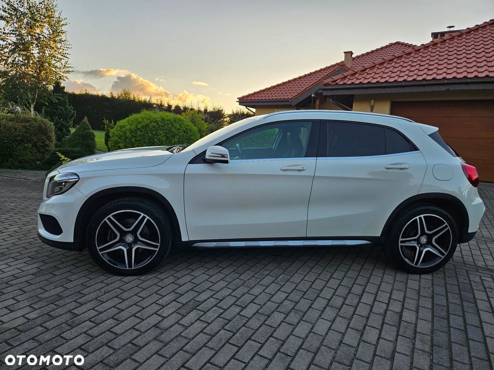 Mercedes-Benz GLA 250 4-Matic - 4