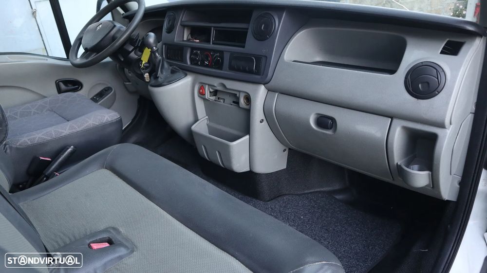 Renault Master 2.5 dci 100 L2H2 7 lugares - 10