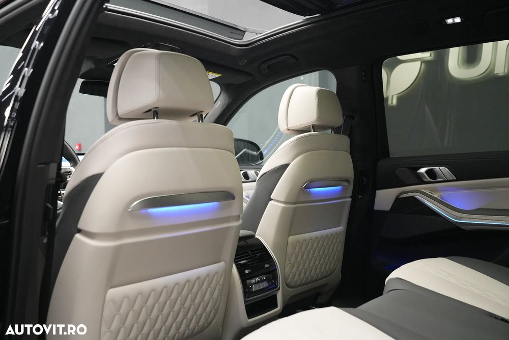 BMW X7 M60i xDrive AT MHEV - 16