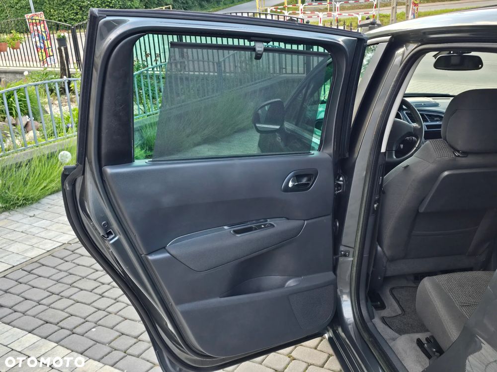 Peugeot 5008 120 VTi Active - 19