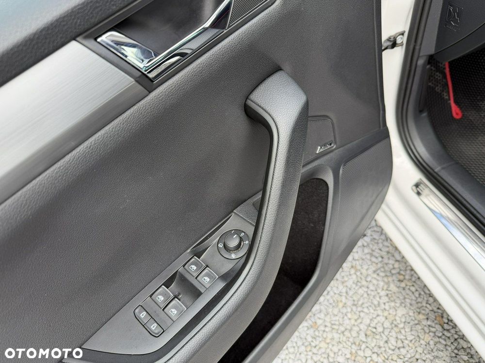 Skoda Superb 2.0 TDI 4x4 DSG L&K - 14