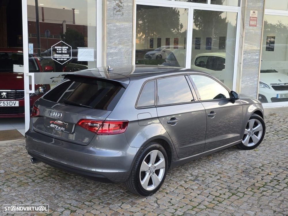 Audi A3 Sportback 1.6 TDI Attraction Ultra - 2