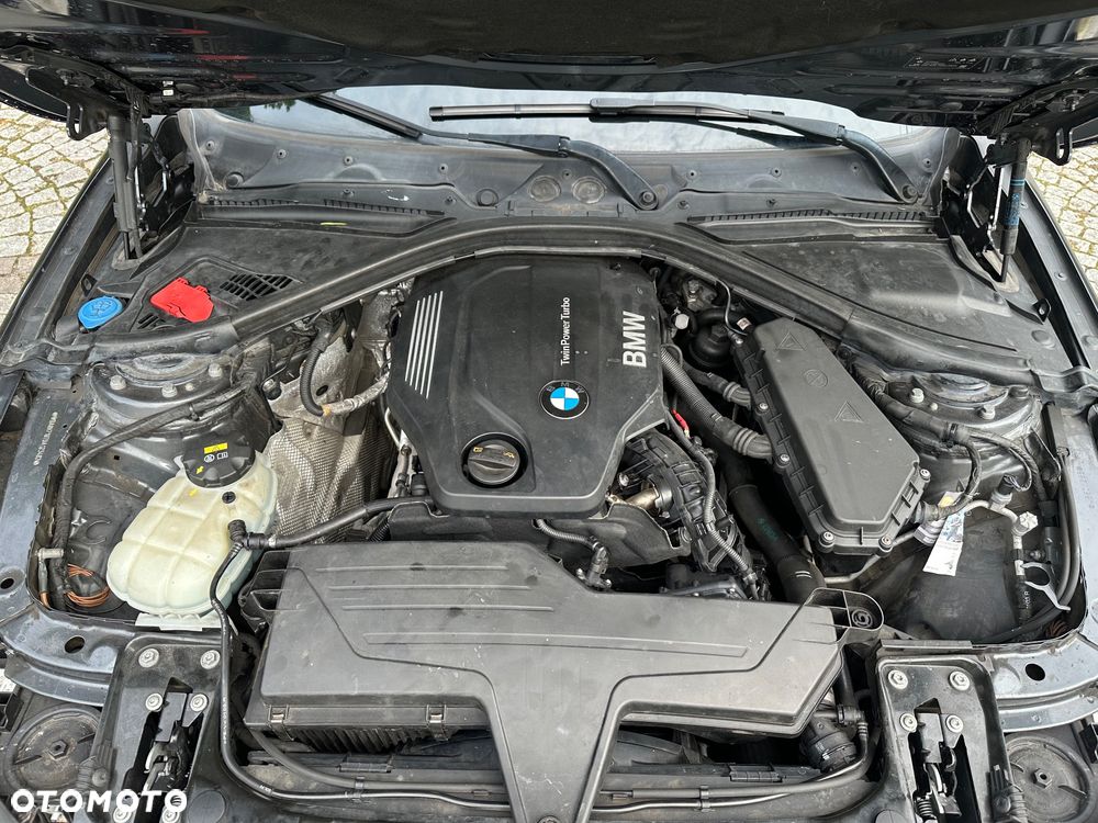 BMW Seria 3 318d Advantage - 23