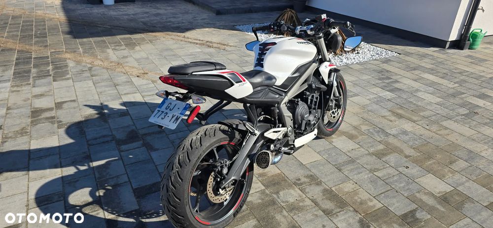 Triumph Street Triple - 4