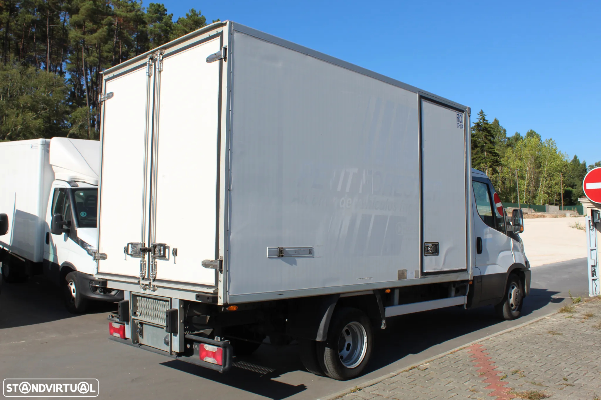 Iveco DAILY 35-130 FRIGORIFICO // CARRIER XARIOS 500 - 4