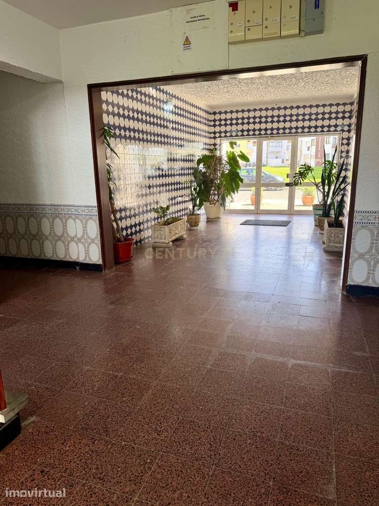 Apartamento T1 | Santa Cruz | 500 metros da Praia - Grande imagem: 4/15