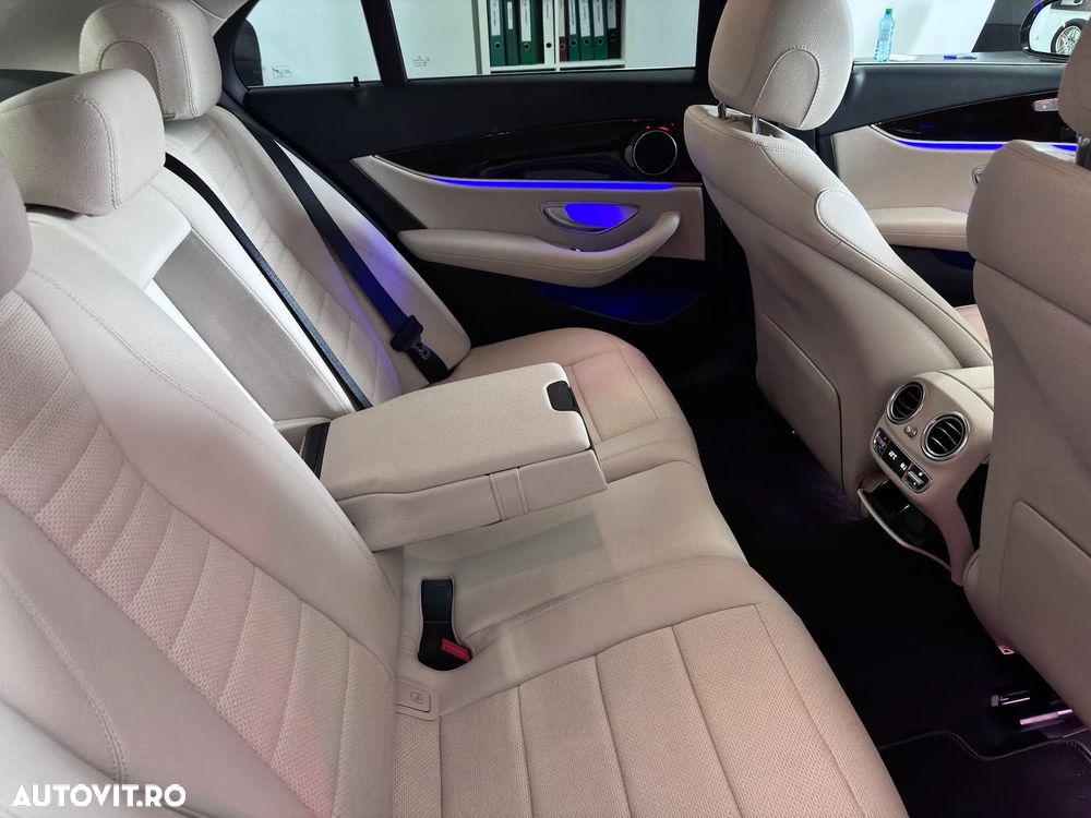 Mercedes-Benz E 300 de 4Matic 9G-TRONIC Avantgarde - 23