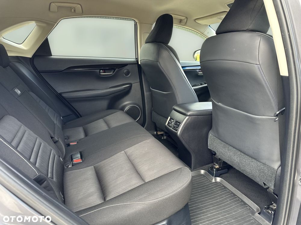 Lexus NX 300h Elite AWD - 11