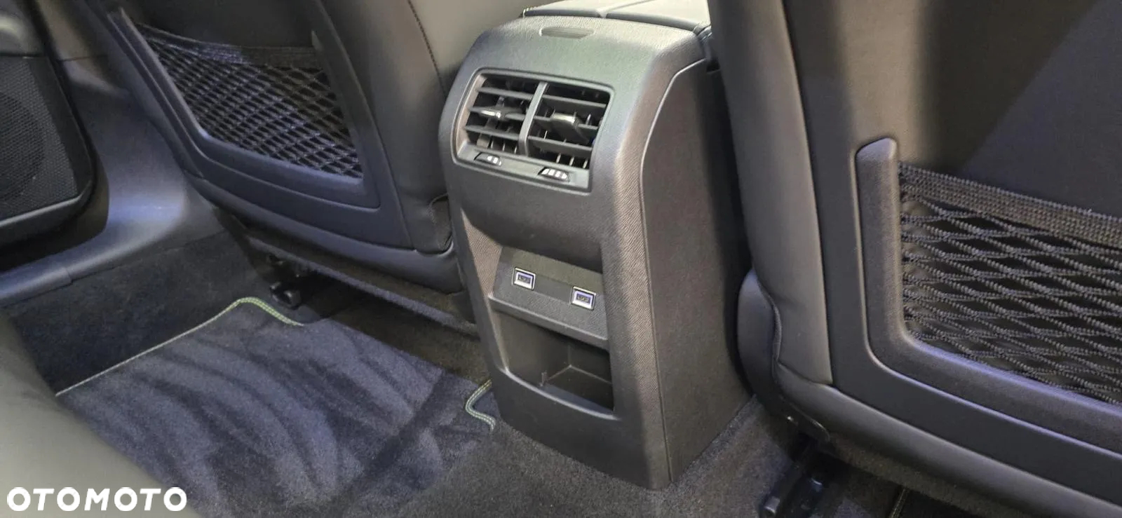 Peugeot 408 1.6 Plug-In Hybrid 225 GT EAT8 - 29