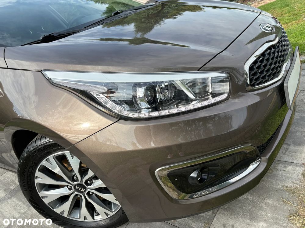 Kia Ceed - 32