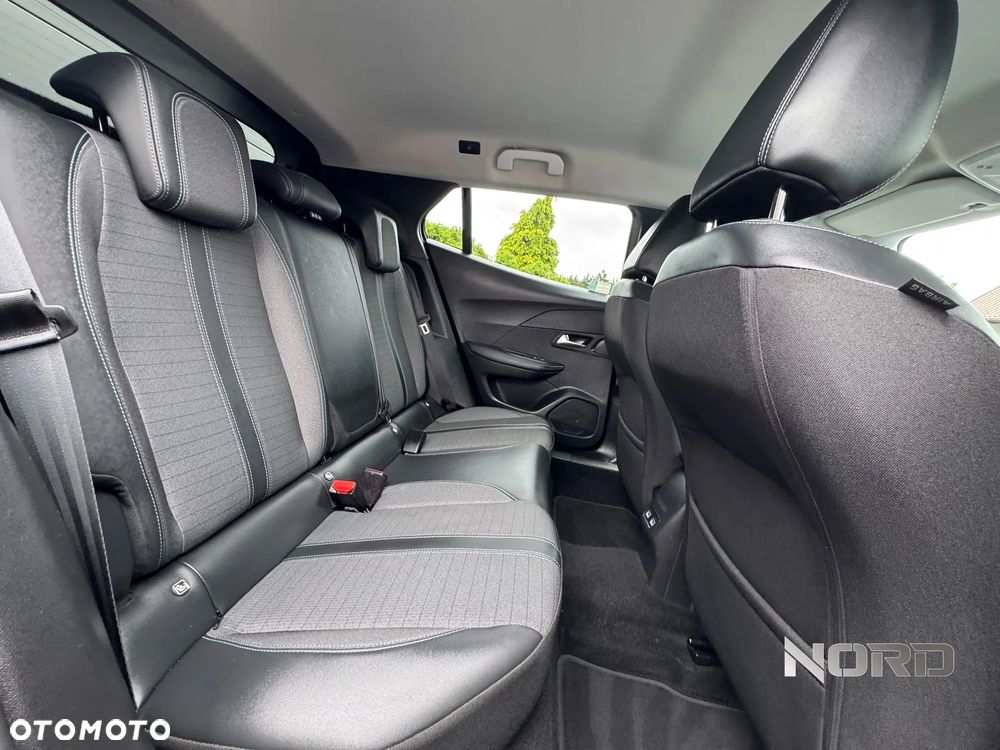 Peugeot 2008 PureTech 130 EAT8 Allure - 19