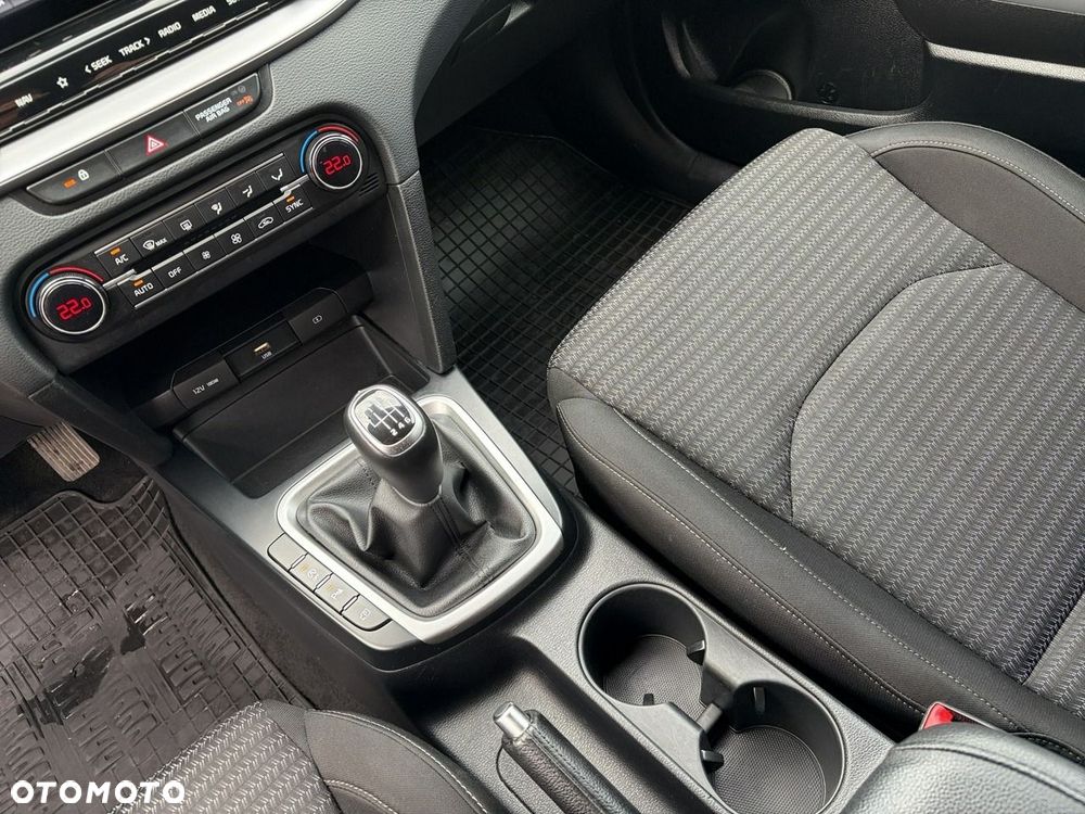 Kia Ceed 1.5 T-GDI M - 22