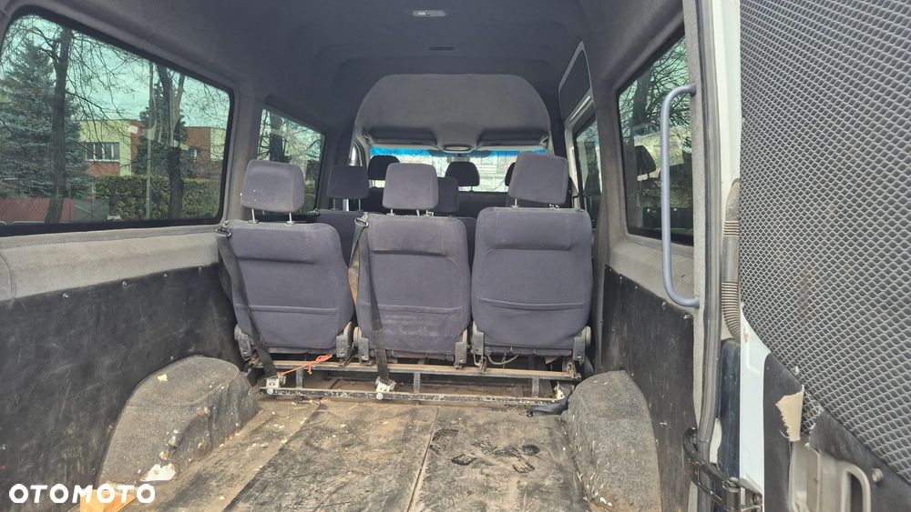 Mercedes-Benz Sprinter - 5
