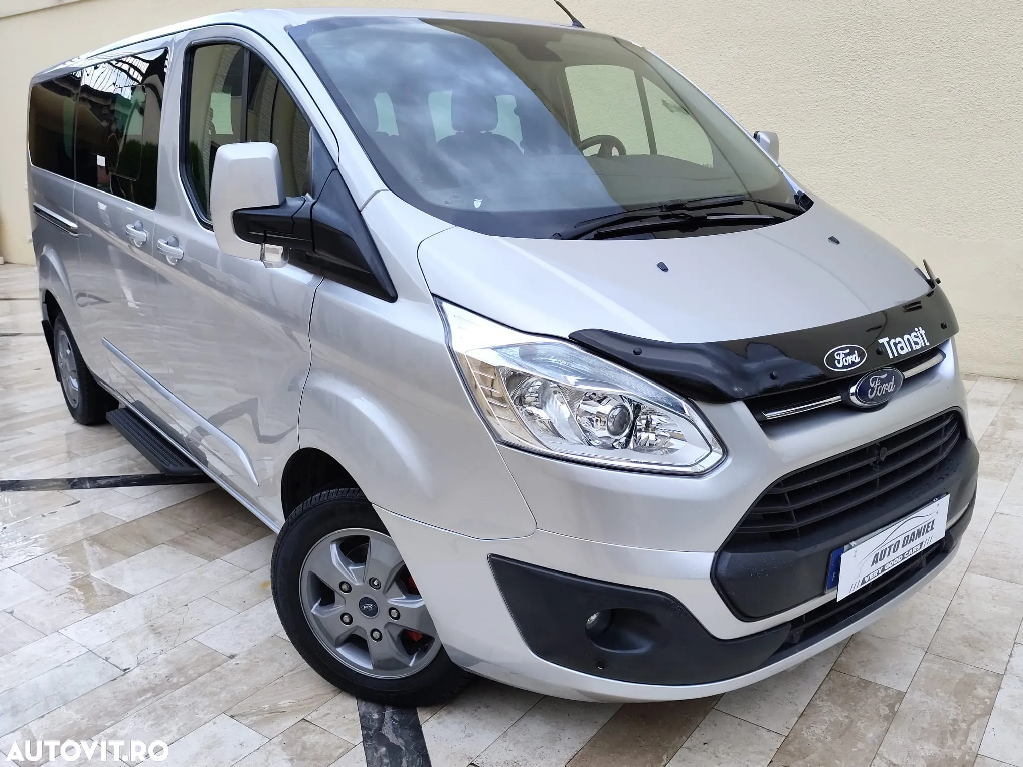 Ford Tourneo Custom - 22