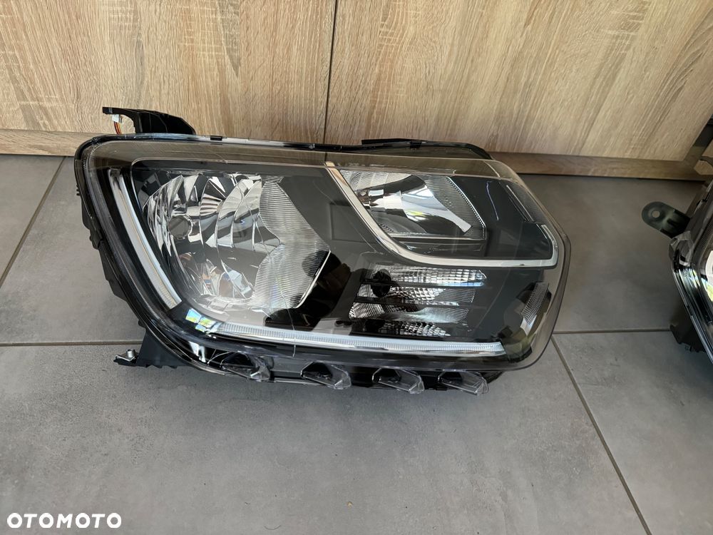 Dacia Duster II lift reflektor przód LED - 3