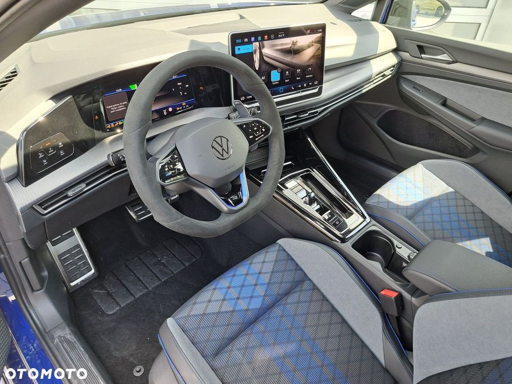 Volkswagen Golf - 8