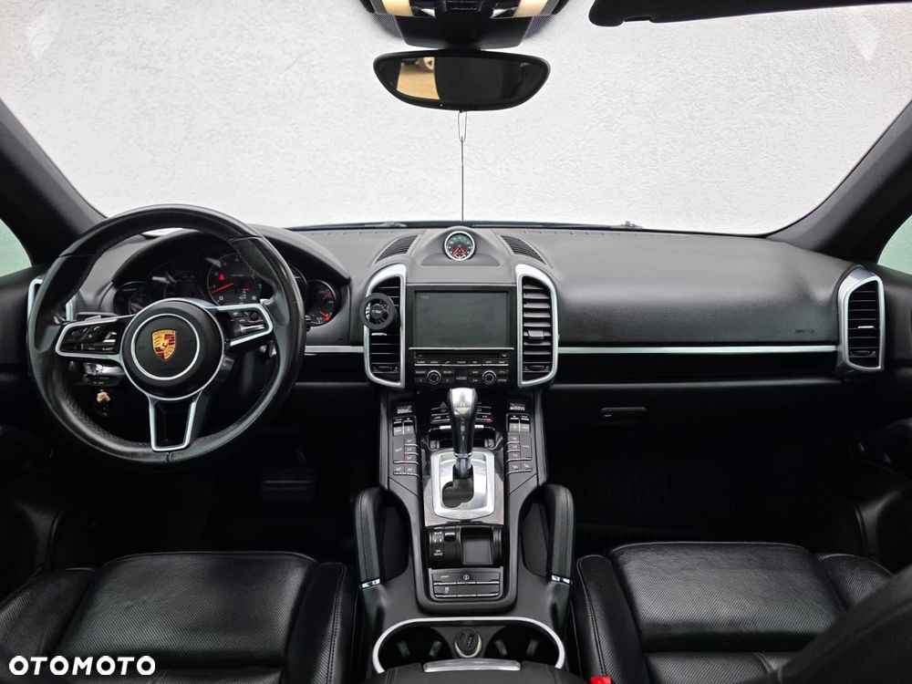 Porsche Cayenne Standard - 26