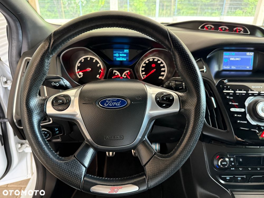 Ford Focus 2.0 EcoBoost ST mit Leder-Exclusiv-Paket - 31