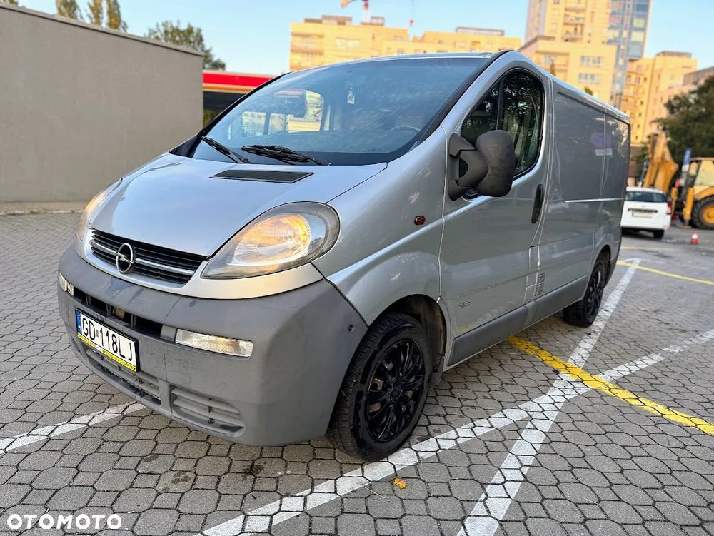 Opel Vivaro 2004 photo 2
