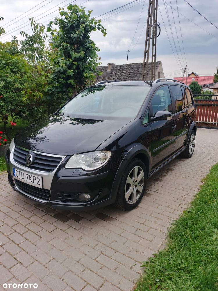 Volkswagen Touran 2.0 TDI DPF Cross DSG - 2