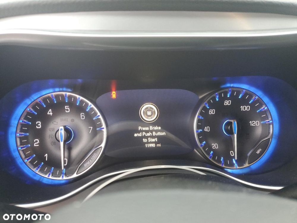 Chrysler Pacifica - 11