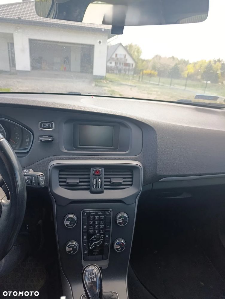 Volvo V40 D2 - 9