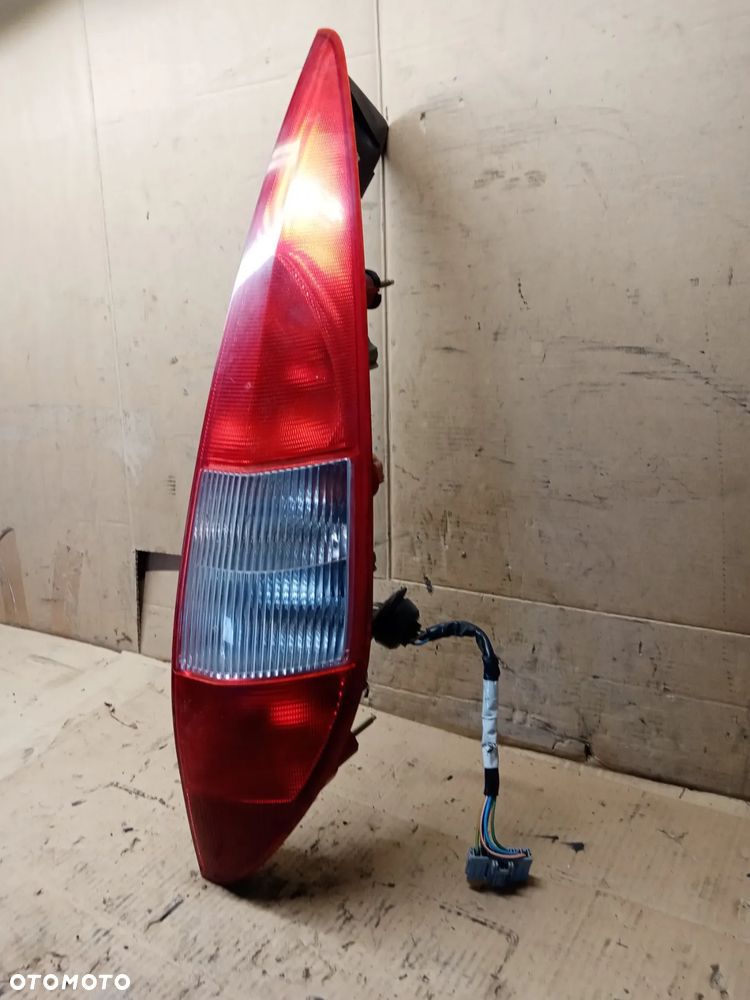 Lampa prawy tył tylna prawa Ford Mondeo MK3 Kombi 1S71-13404-C - 2