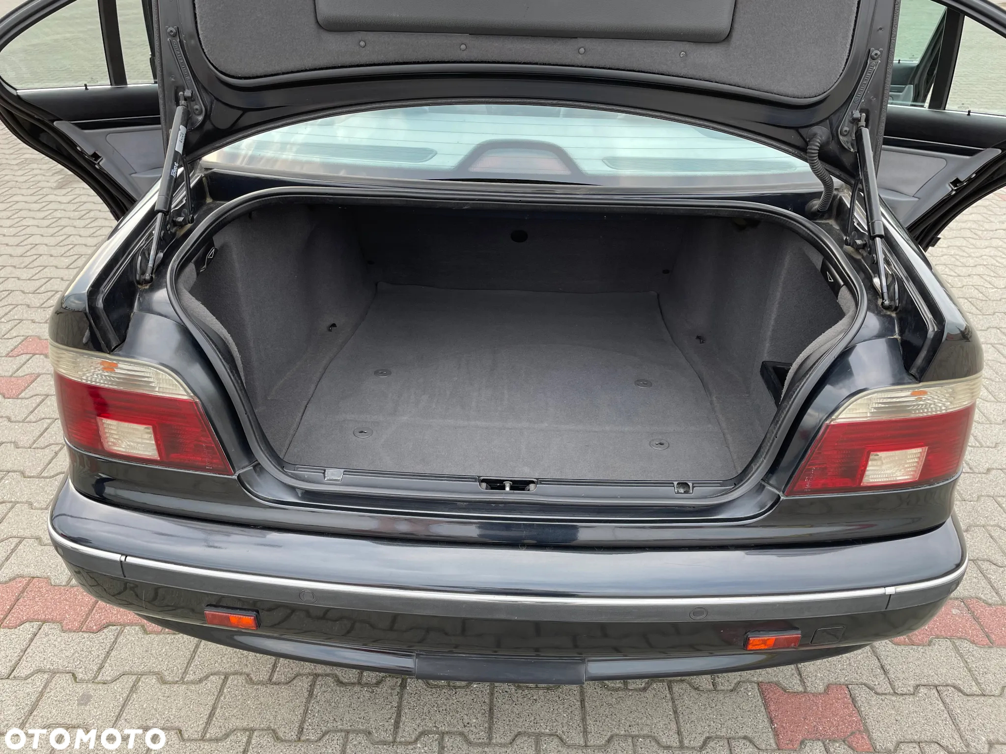 BMW Seria 5 523i - 2