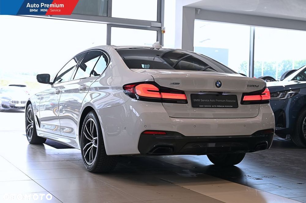 BMW Seria 5 520d xDrive mHEV - 22