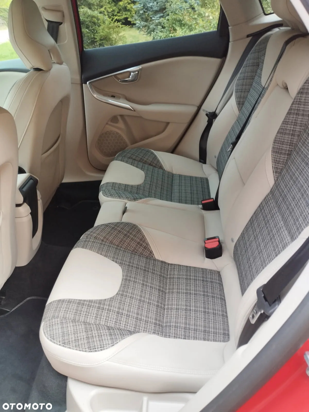 Volvo V40 T3 Drive-E Momentum - 7