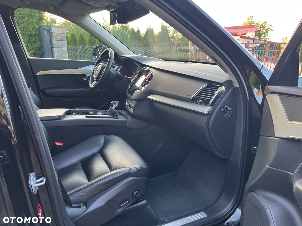 Volvo XC 90 D5 AWD Momentum 7os - 17